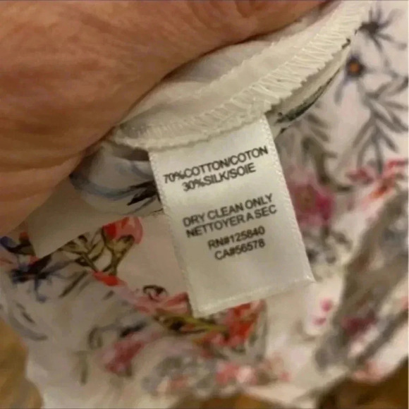 Intermix Women's Rochelle Floral Silk Blend V-Neck Top - Picture 7 of 8